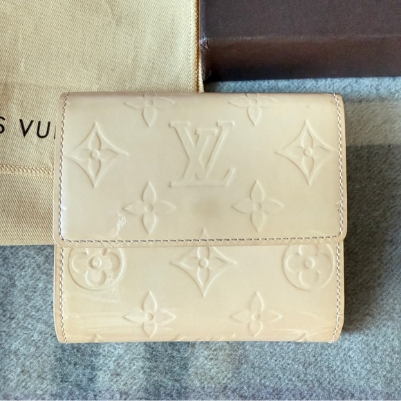 [pre-loved]Louis Vuitton Vernis Wallet - Picture 2 of 3